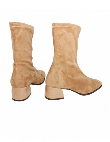 Daniela Vega botín 2322G