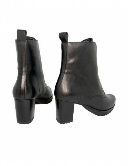 Desiree botín LEURY25