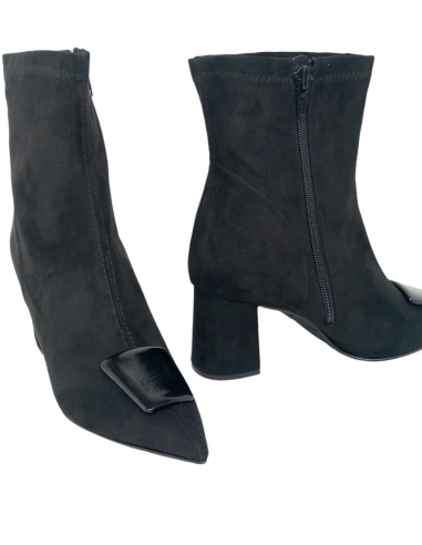 Daniela Vega botín 2518C