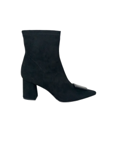 Daniela Vega botín 2518C