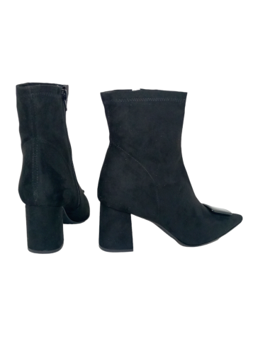 Daniela Vega botín 2518C