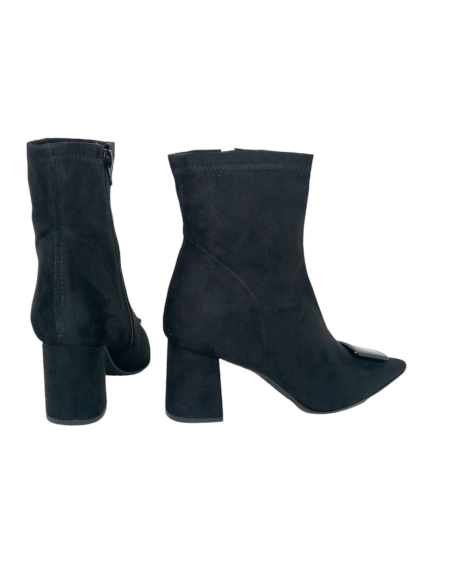 Daniela Vega botín 2518C