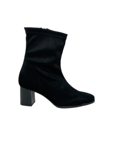 Daniela Vega botín 2510